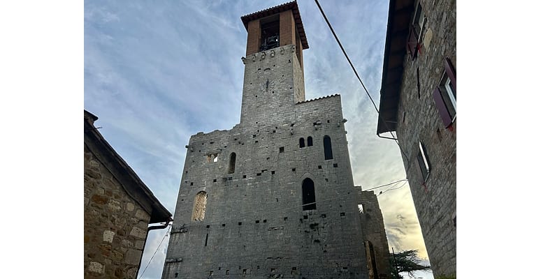 Castello di Agello — frazione di Magione