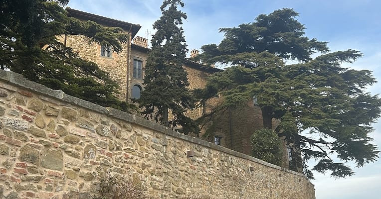 Castello di Montesperello nella documentazione istituzionale UmbriaTourism
