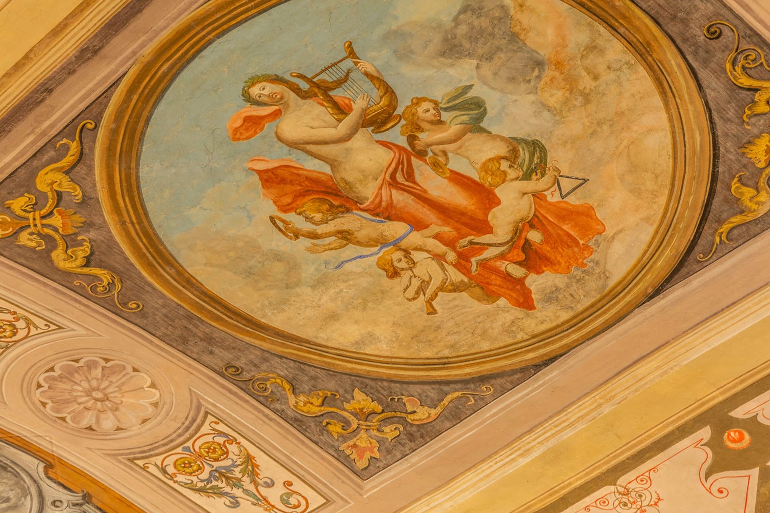 Dettaglio degli affreschi parietali — visita Classica