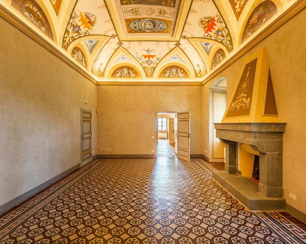 Sala riunioni storica con dotazione AV professionale