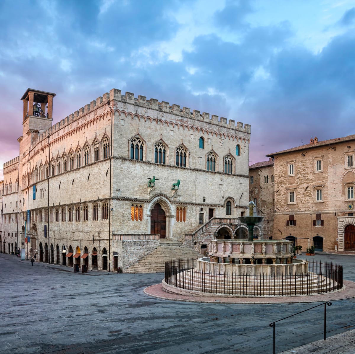 Perugia, Piazza IV Novembre all alba